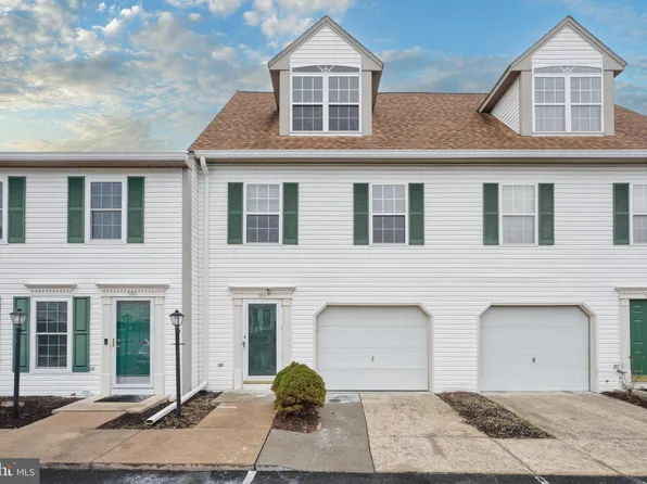 564 Downington Ct, Harrisburg, PA 17112