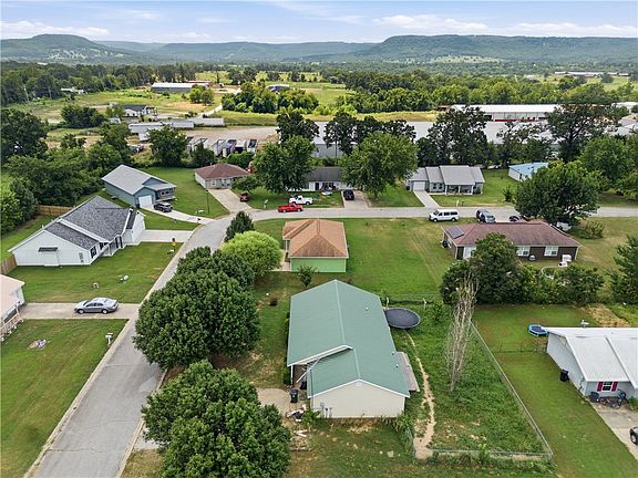 4th image of 304 Estates Dr