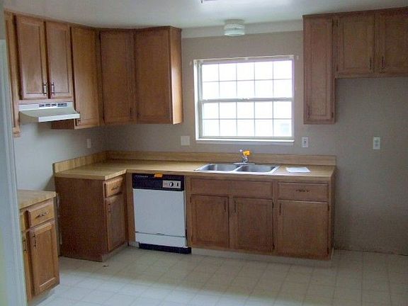 5th image of 20891 Flora St