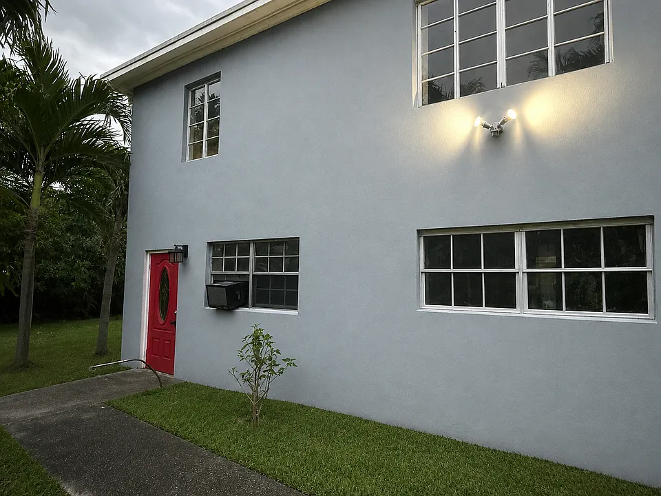 1124 NW 112th Ter #C