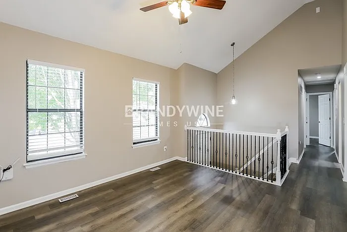 521 SE Onyx Dr — Photo 7