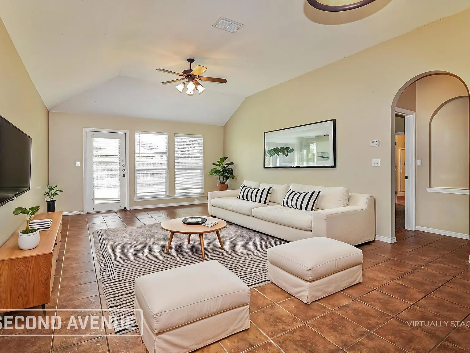 3 bed, 2.0 bath, 1702 sqft, $1,795 — Photo 2