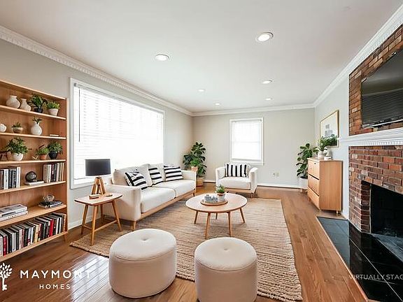 4th image of 303 Sherborne Dr
