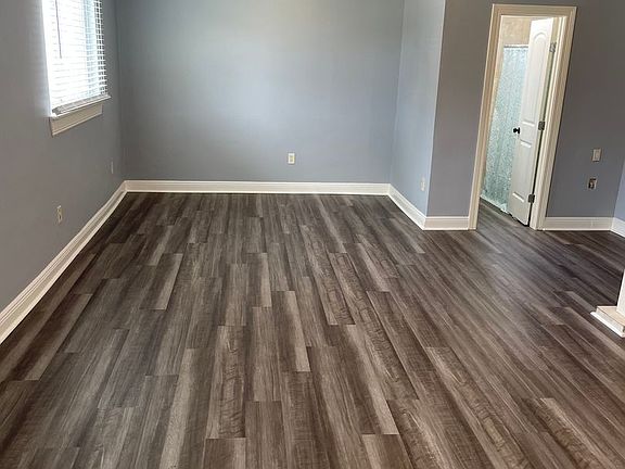 4th image of 438-440 S Clark St #438