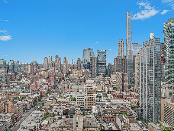 4th image of 350 W 50th St #Ph3c