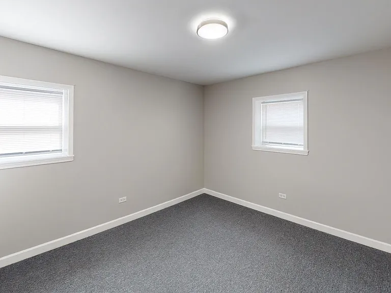 14036-50 S Tracy Ave — Photo 10