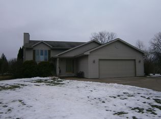 5363 Leonard Point Rd, Omro, WI 54963
