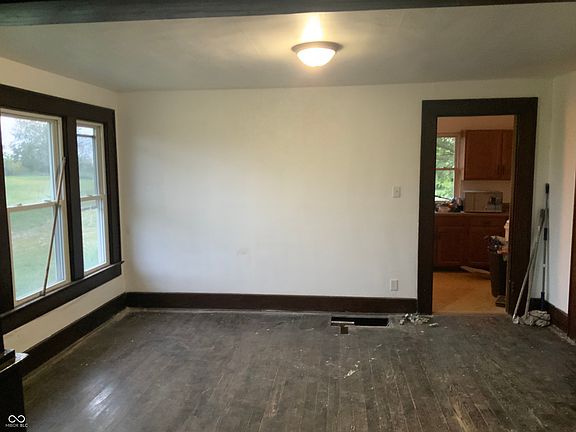 4th image of 8196 N County Road 300 W