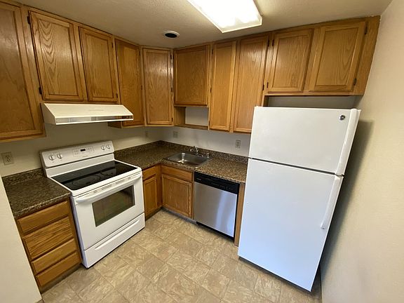 5th image of 1799 22nd Ave #204