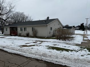 319 N 4th St, Neponset, IL 61345