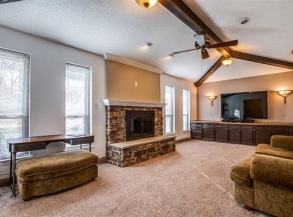 3rd image of 314 Lakevista S