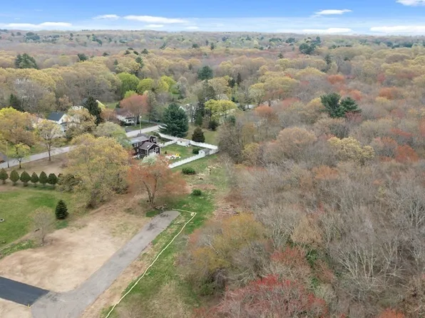 454 Fall River Ave, Seekonk, MA 02771