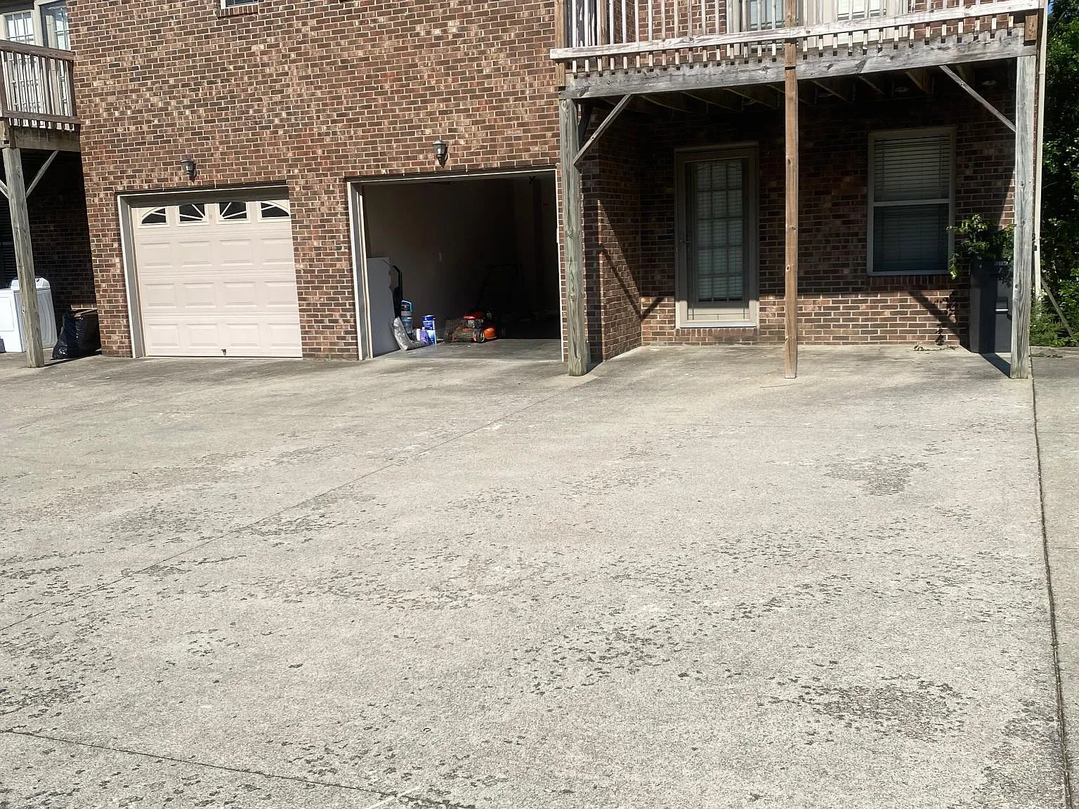 577 Hampton Way — Photo 2