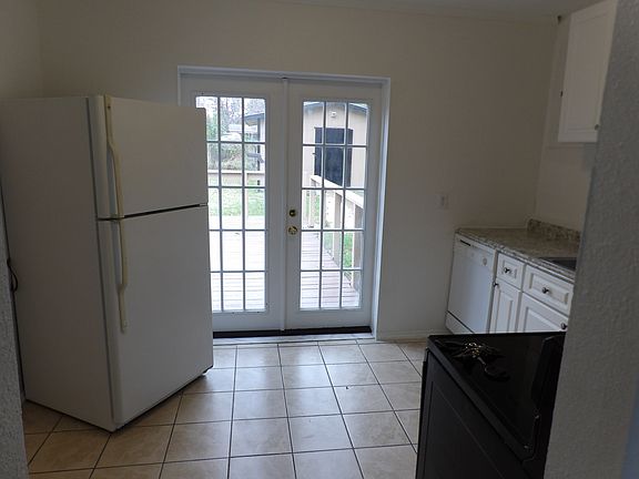 5th image of 1610 NW Oakland Ave