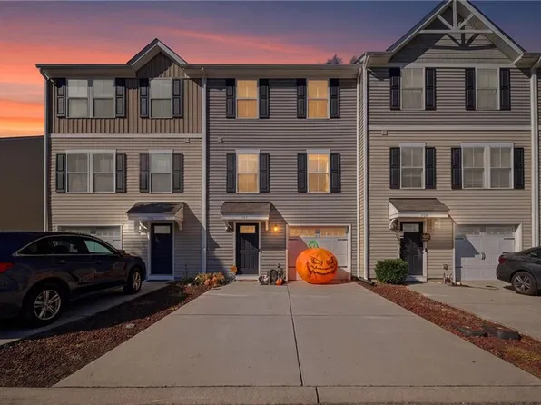 905 Lakeview Cv, Smithfield, VA 23430