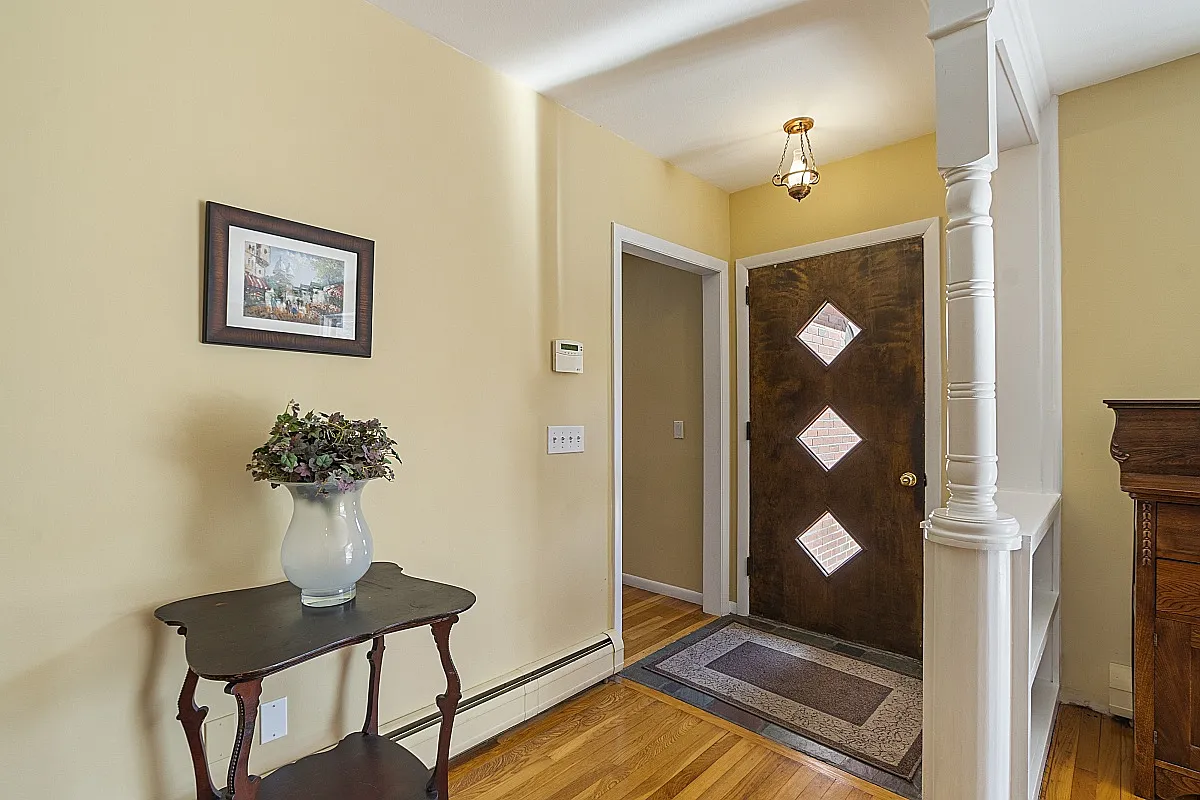 3 bed, 2060 sqft, $2,795 — Photo 3