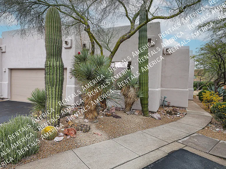 7402 E Hum Rd #16 — Photo 2