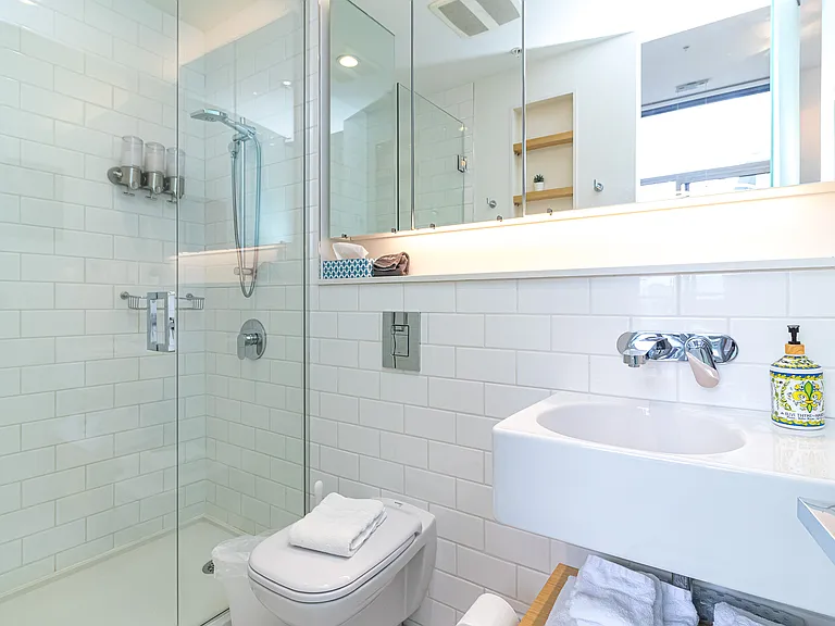Store St — Photo 10