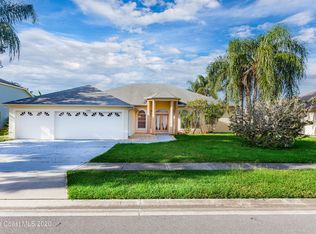 590 Sunset Lakes Dr, Merritt Island, FL 32953