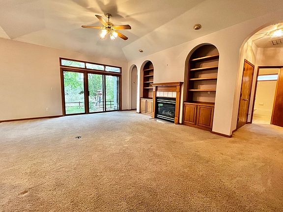 4th image of 2719 Willow Creek Dr