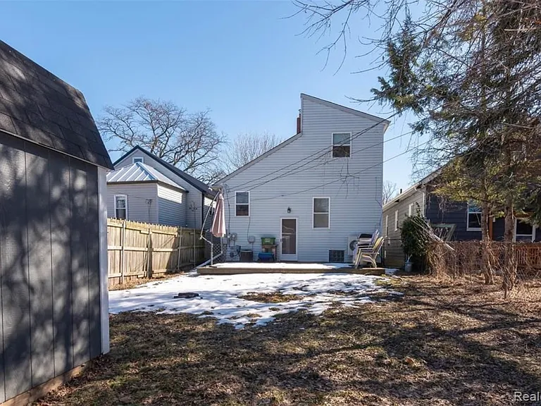 118 S Laurel St — Photo 28