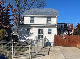 19 Joseph St, Bay Shore, NY 11706