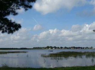 948 Lake Dr E, Lake Placid, FL 33852