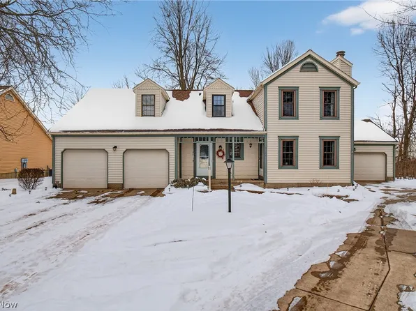 8038 Norriton Cir NW, North Canton, OH 44720