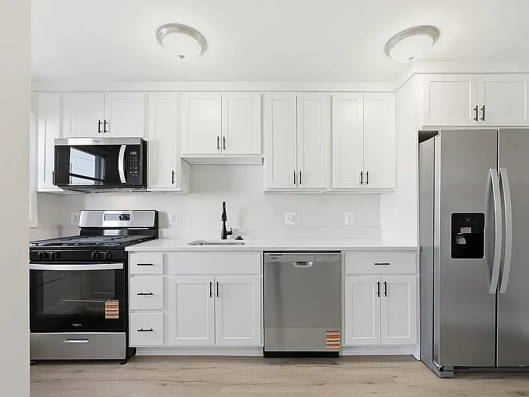 308 Georgia Ave NE — Photo 9