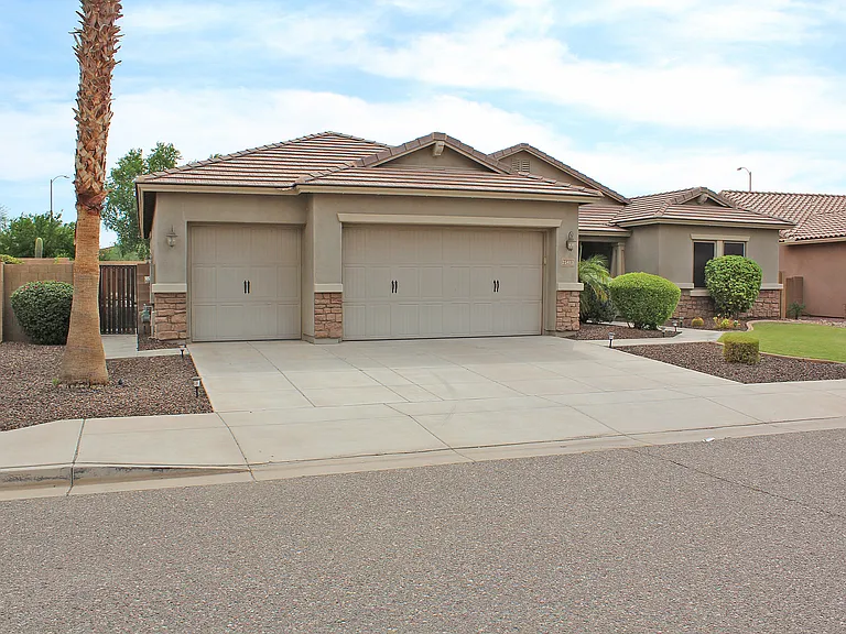 25413 N 55th Ln — Photo 2