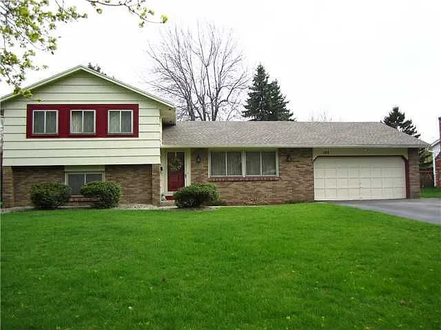 105 Alderwood Ln photo 1