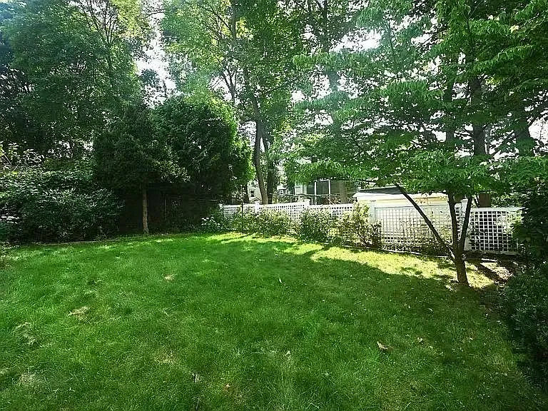 142 Jackson St — Photo 15