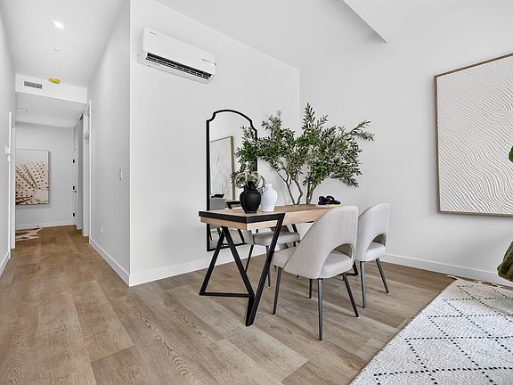 5th image of 1450 19th Ave SW #313