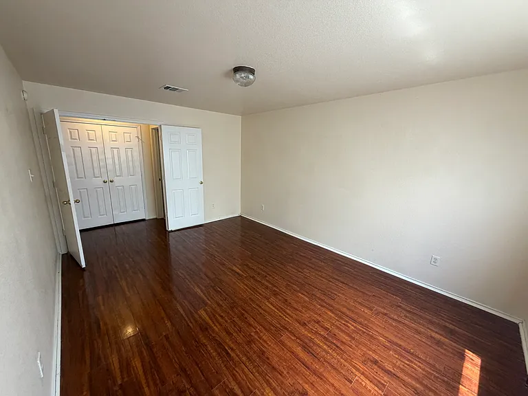 212 Lottie Ln — Photo 5