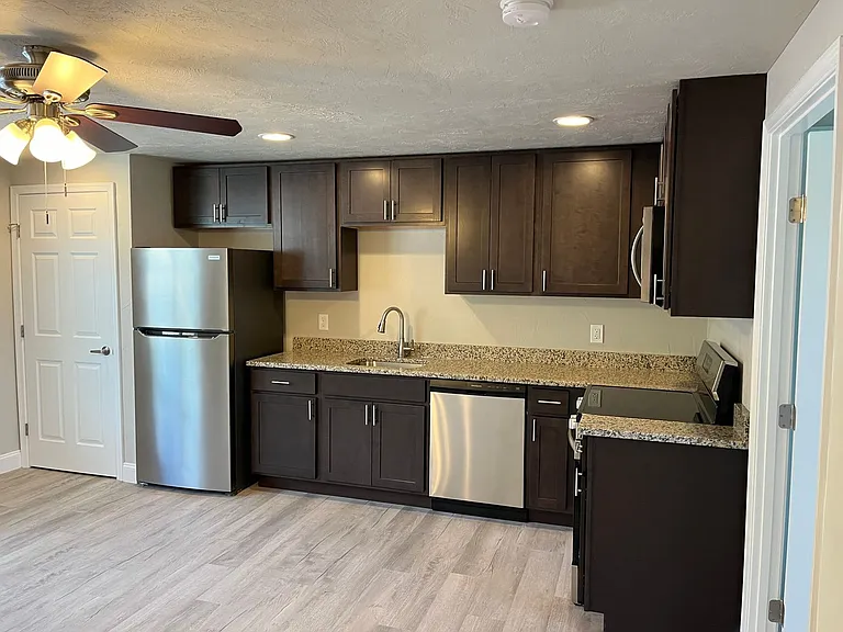 Salem Run Apartments - Phase 1 — Photo 81