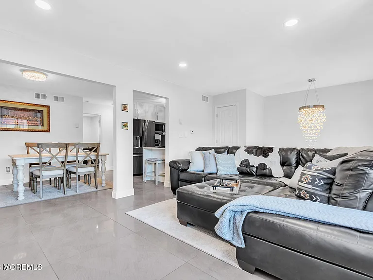 460 Ocean Blvd #M — Photo 6