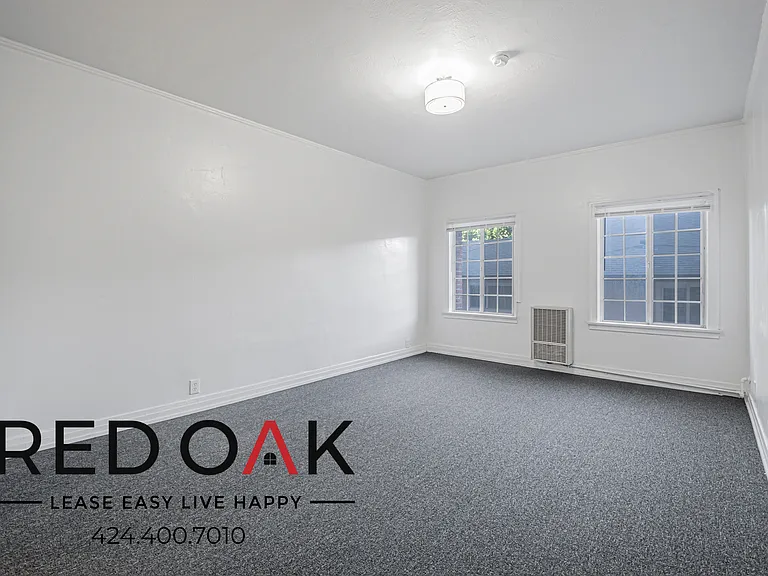 236 S Coronado St — Photo 1