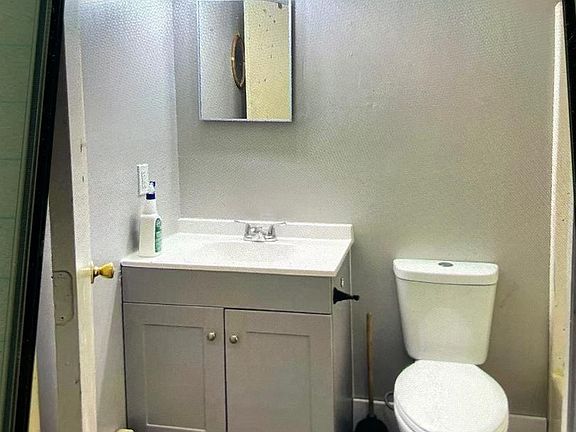5th image of 3235 Charleston Ave #B