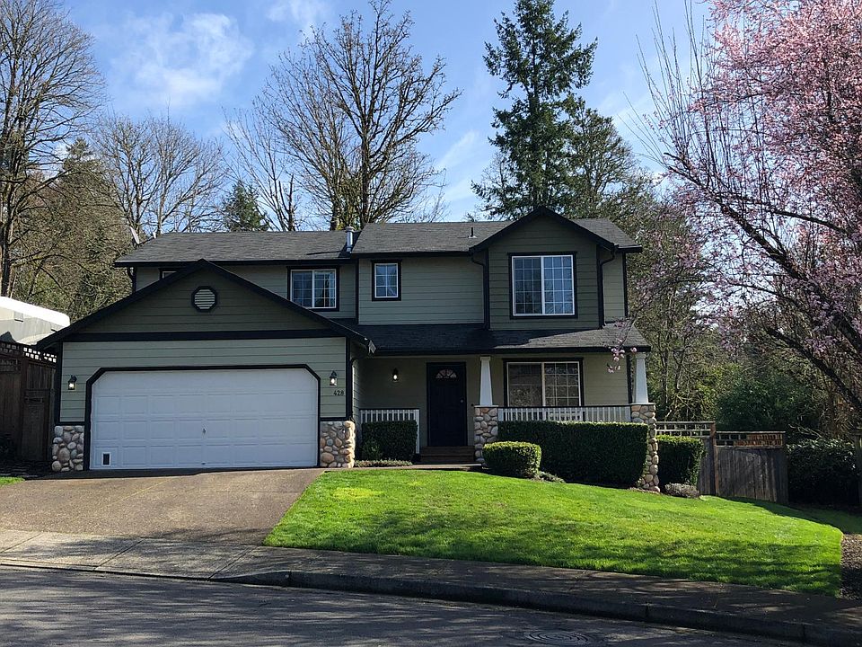 Great Location, lovely curb appeal