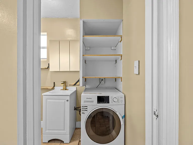 120 Pleasant Pl #1 — Photo 9