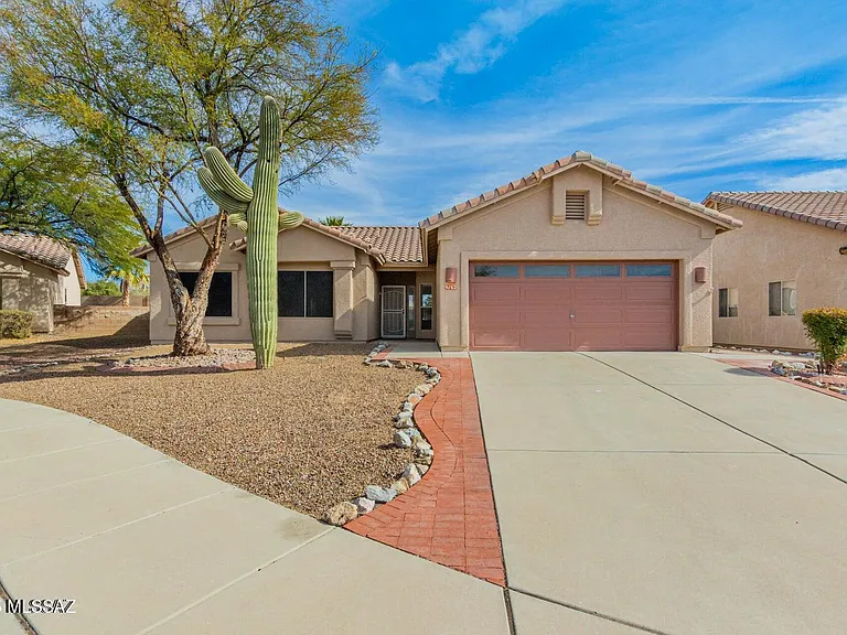 9162 N Treasure Mountain Dr — Photo 1