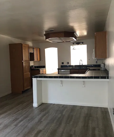 2910 Colville Ave — Photo 3