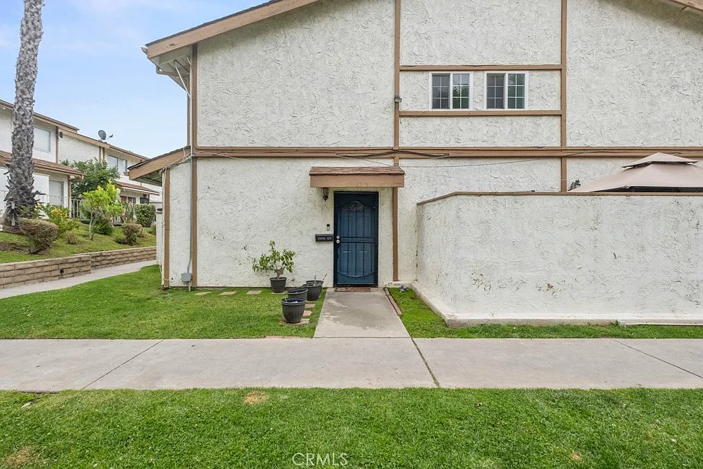 3 bed, 1167 sqft, $2,900 — Photo 1