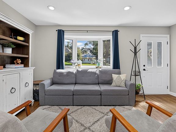 5th image of 4608 Pershing Ave