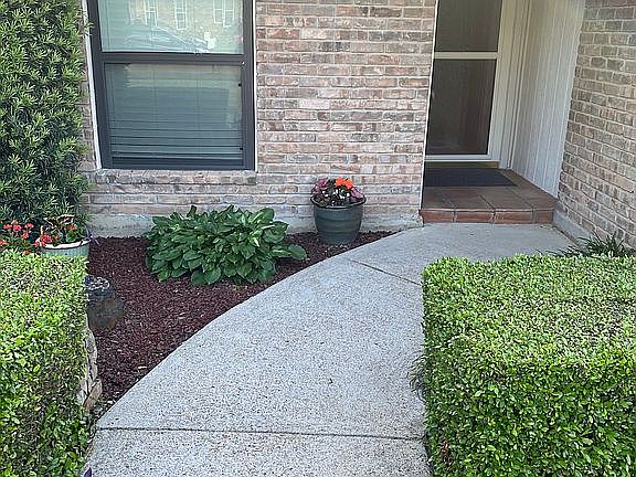 2nd image of 1713 Coral Rock Ct