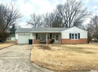 1 Sunset Dr, Jacksonville, IL 62650