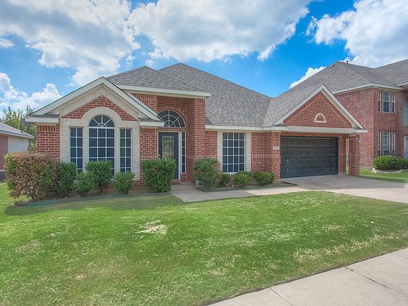 2nd image of 321 Stormydale Ln