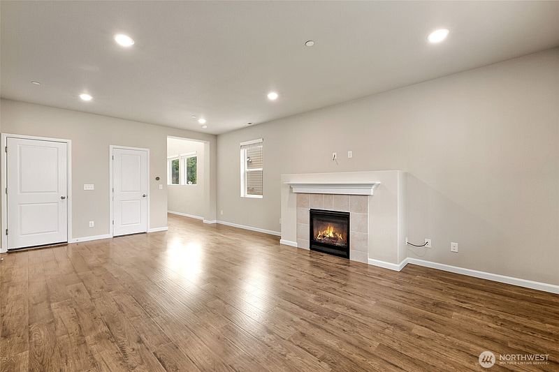4th image of 4902 4th Way SW