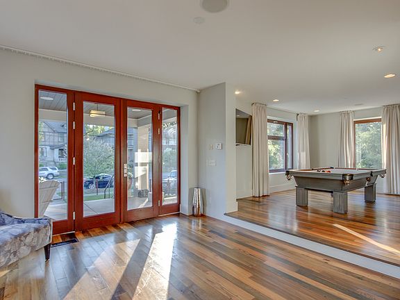 2nd image of 2218 Belmont Blvd APT 101
