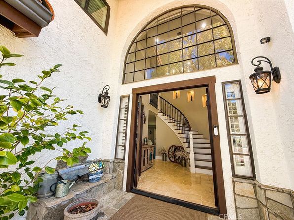 590 Bristol Ave, Simi Valley, CA 93065